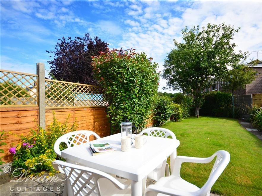 Brickyard Cottage Moreton  Экстерьер фото